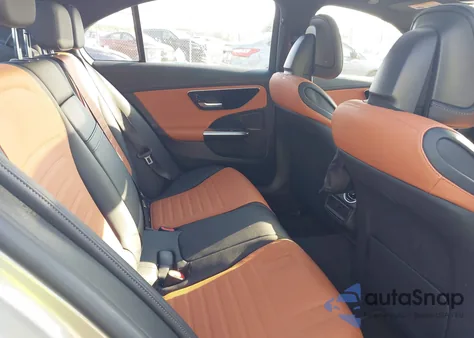 2023 Mercedes-Benz C 300 4Matic z USA, uszkodzony, nr VIN W1KAF4HB1PR103116